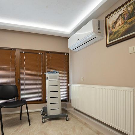 Hotel Velista Voneshta Voda Buitenkant foto