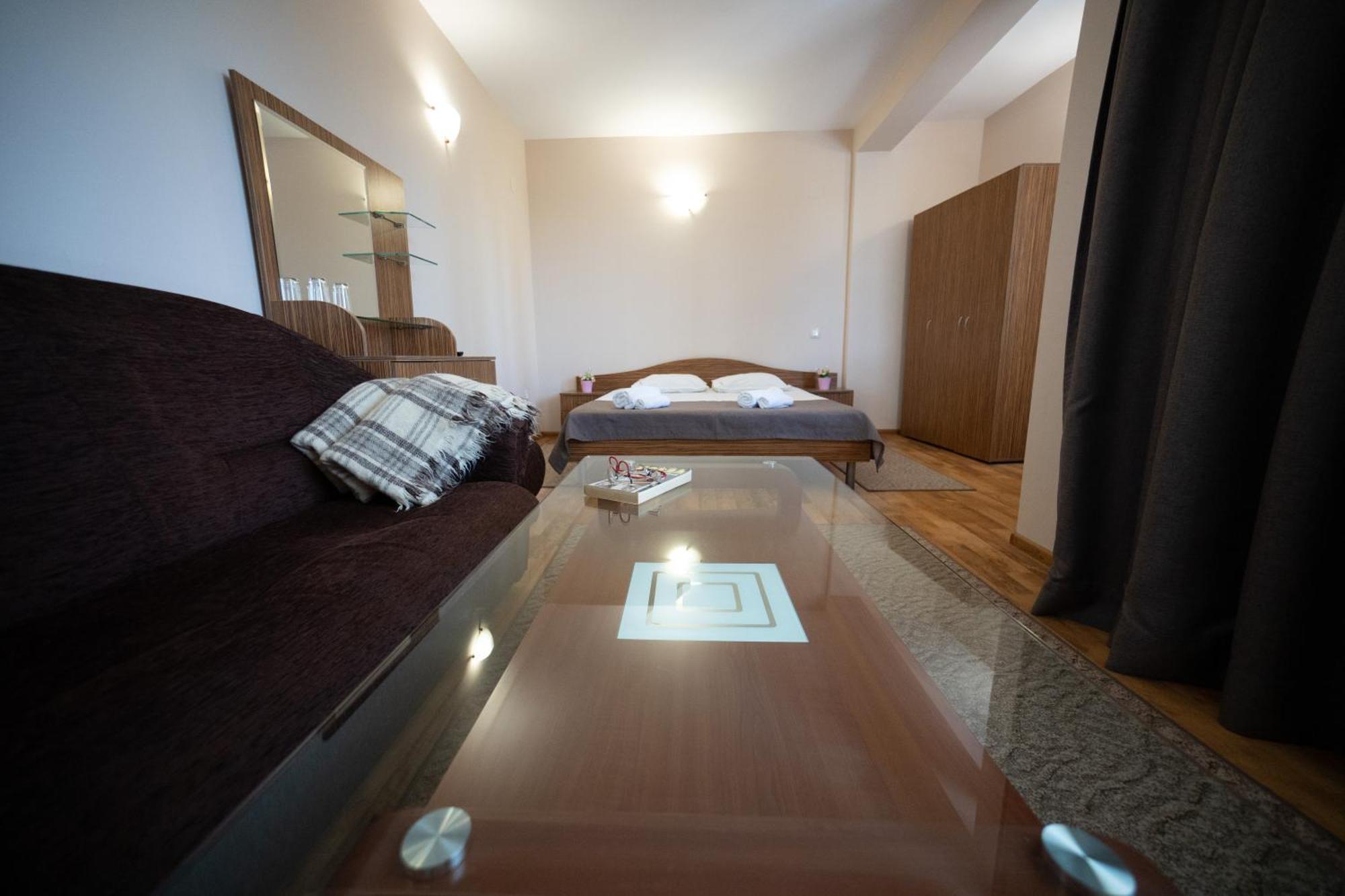 Hotel Velista Voneshta Voda Buitenkant foto