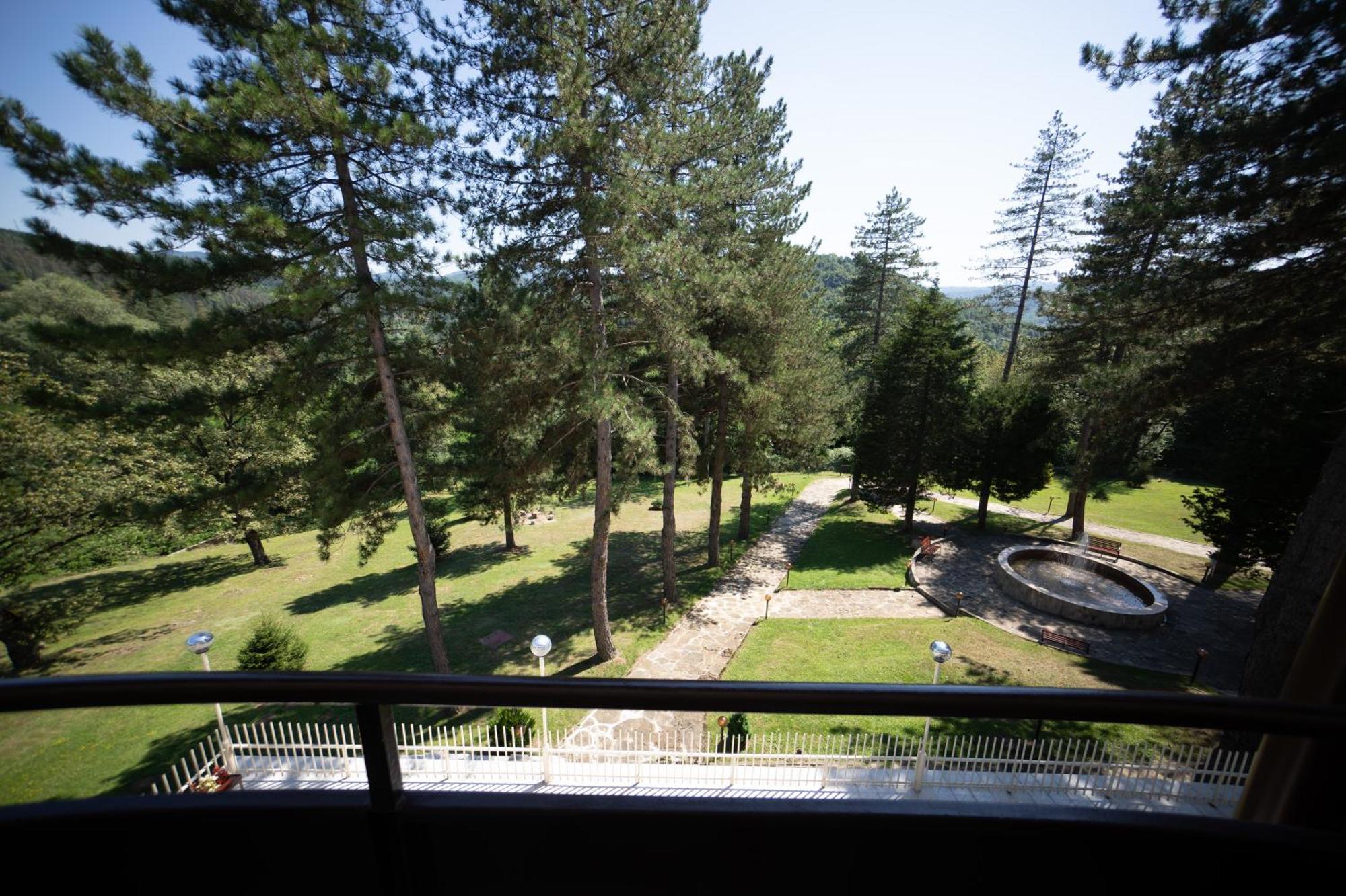Hotel Velista Voneshta Voda Buitenkant foto
