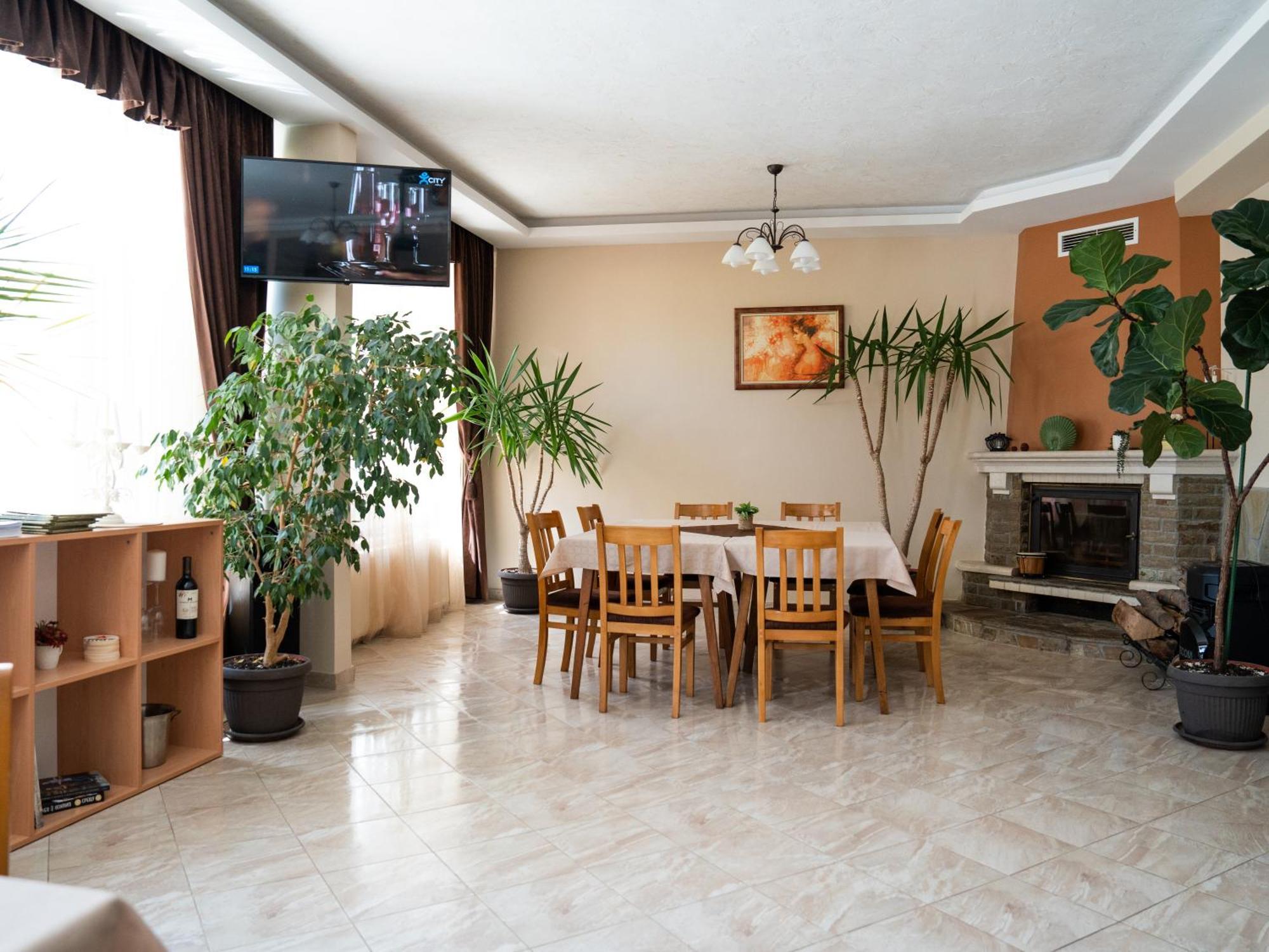 Hotel Velista Voneshta Voda Buitenkant foto