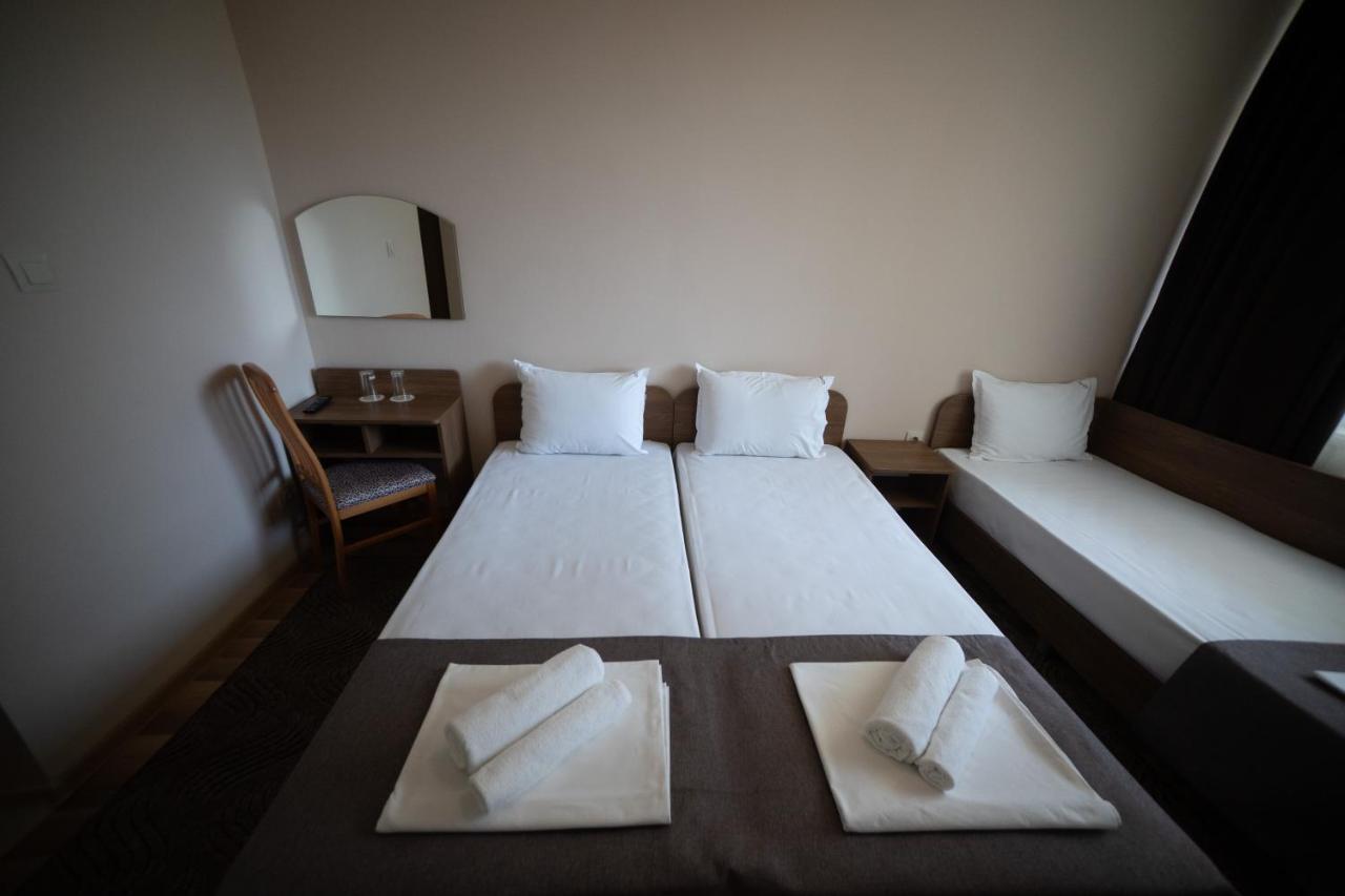 Hotel Velista Voneshta Voda Buitenkant foto