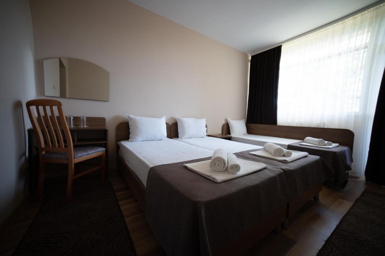 Hotel Velista Voneshta Voda Buitenkant foto