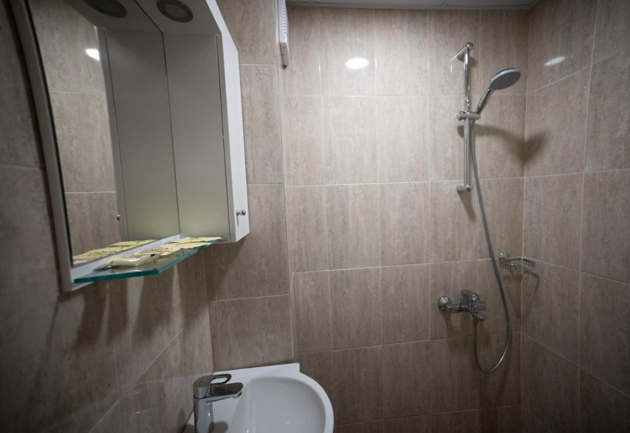 Hotel Velista Voneshta Voda Buitenkant foto