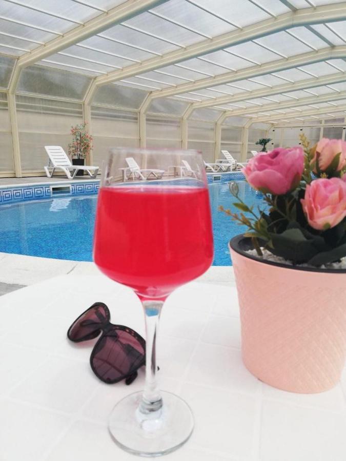 Hotel Velista Voneshta Voda Buitenkant foto